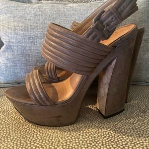 l.A.M.B. Platform sandals 👡 👡 8